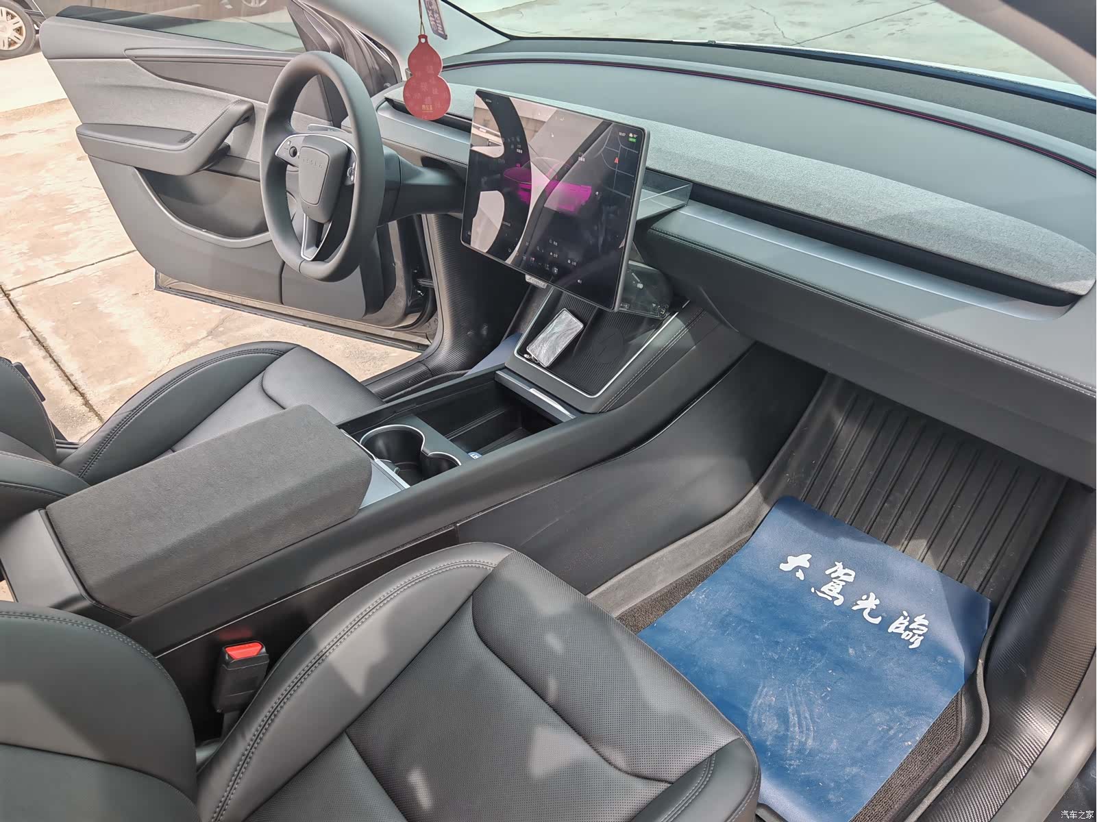 Tesla Model Y, 2025 7