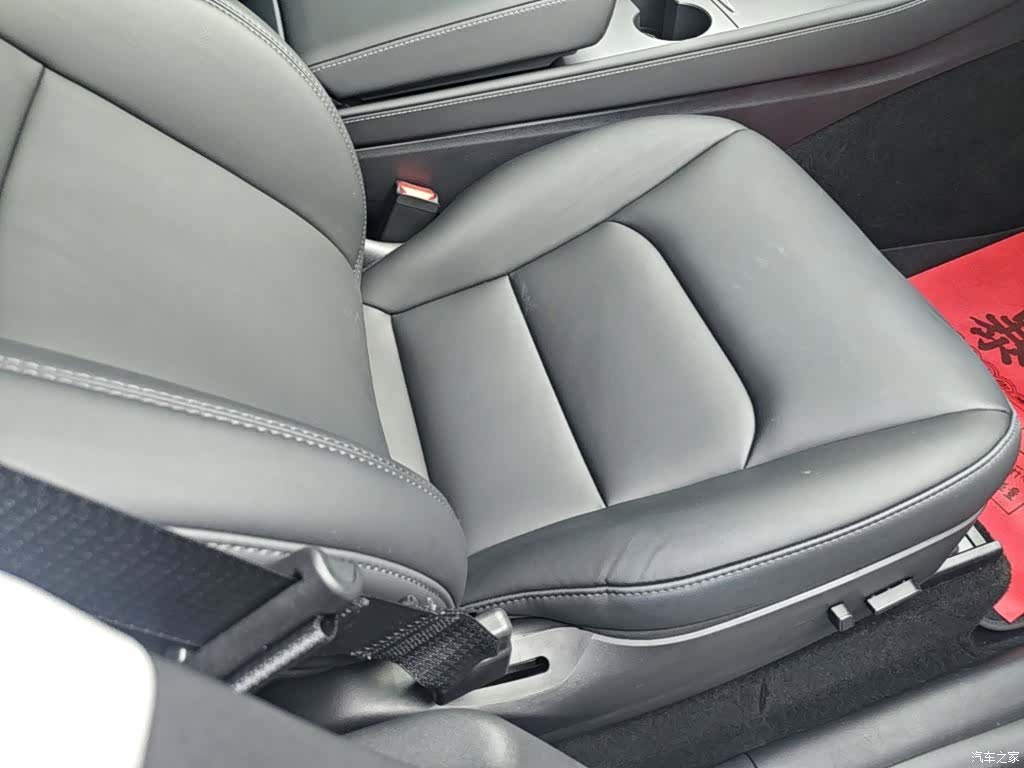 Tesla Model Y, 2023 25