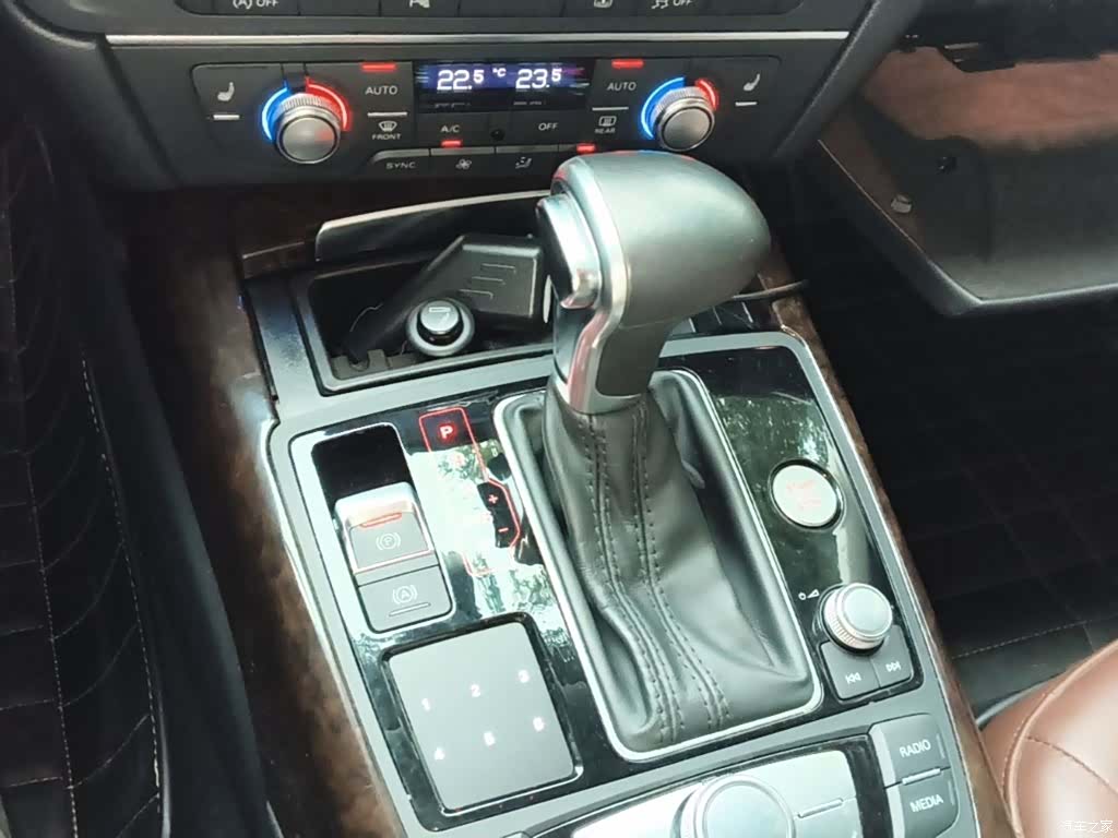 Audi A6L, 2015 14