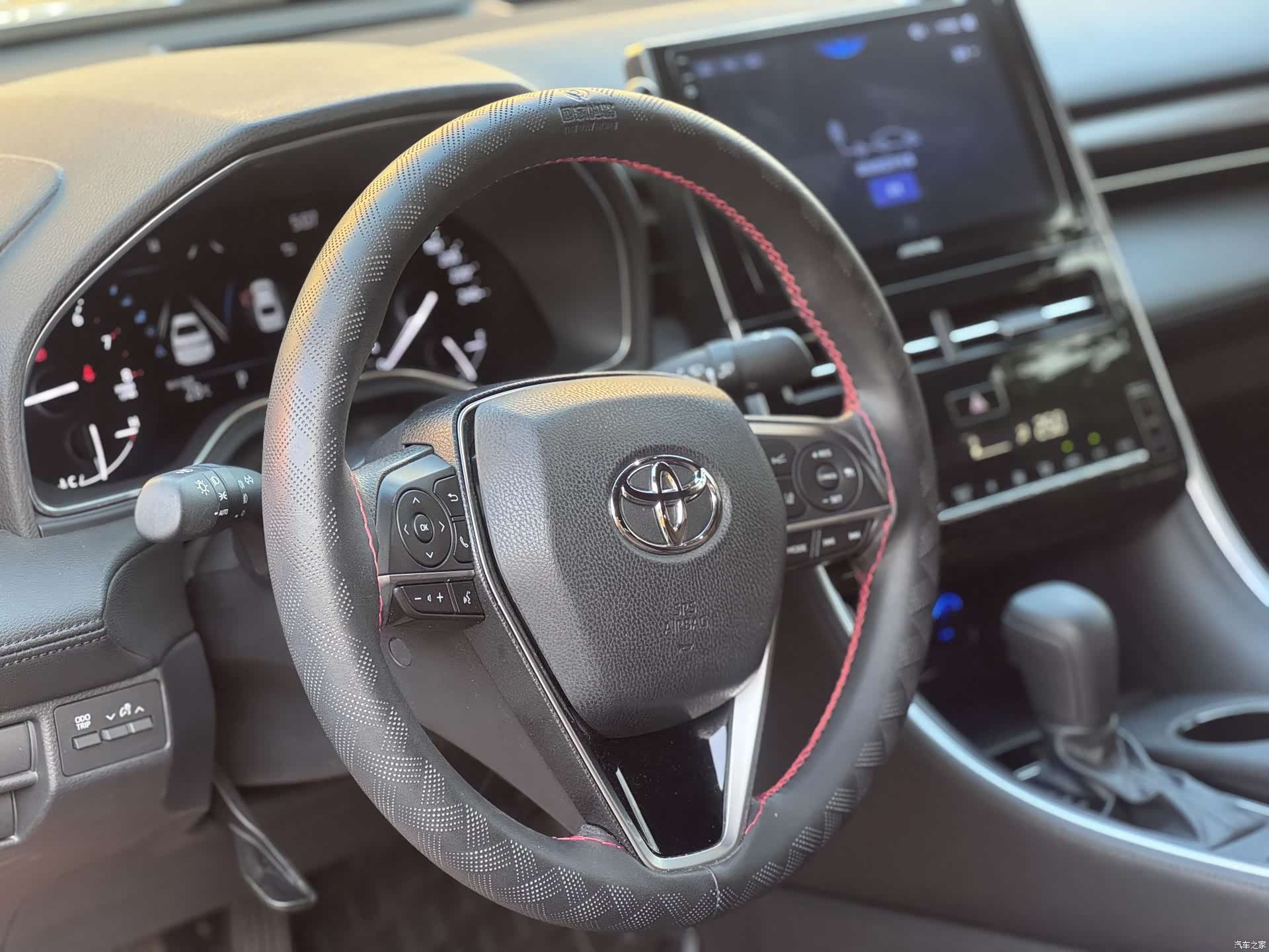 Toyota Avalon, 2022 все фото