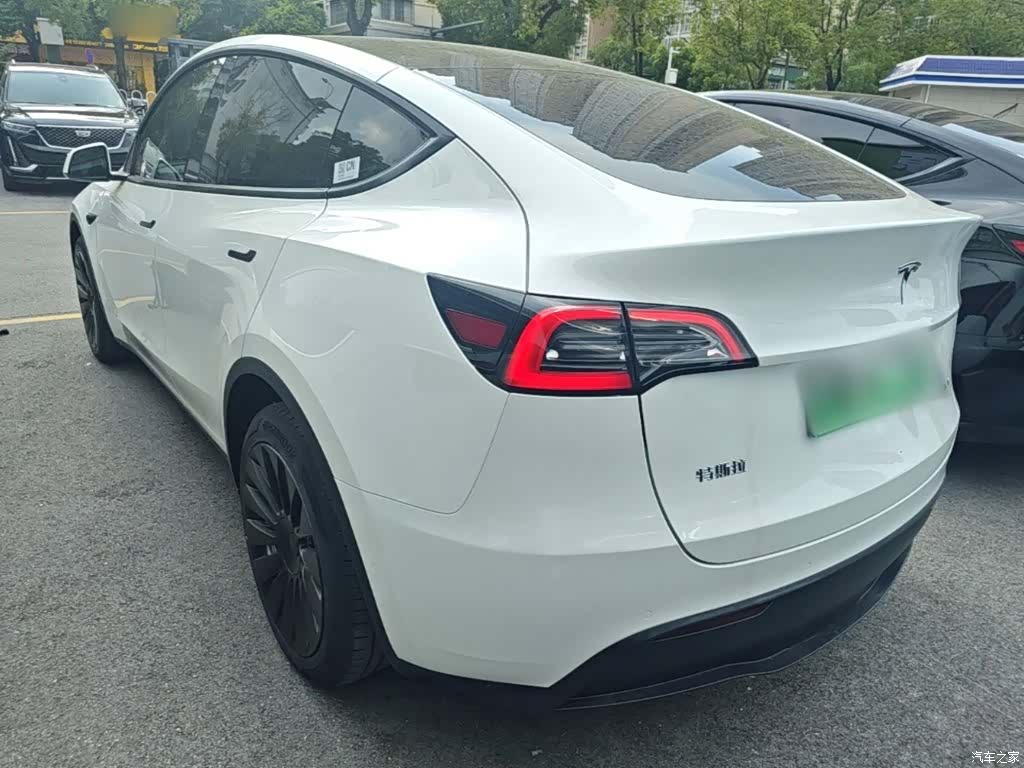 Tesla Model Y, 2023 все фото
