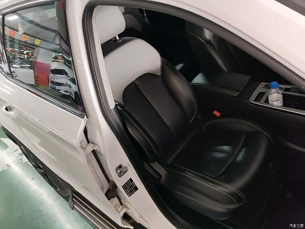 Roewe RX5, 2021 25