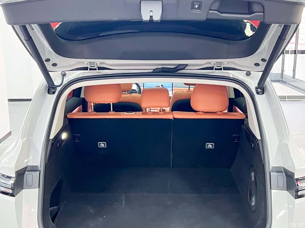 Leapmotor C10, 2025 8