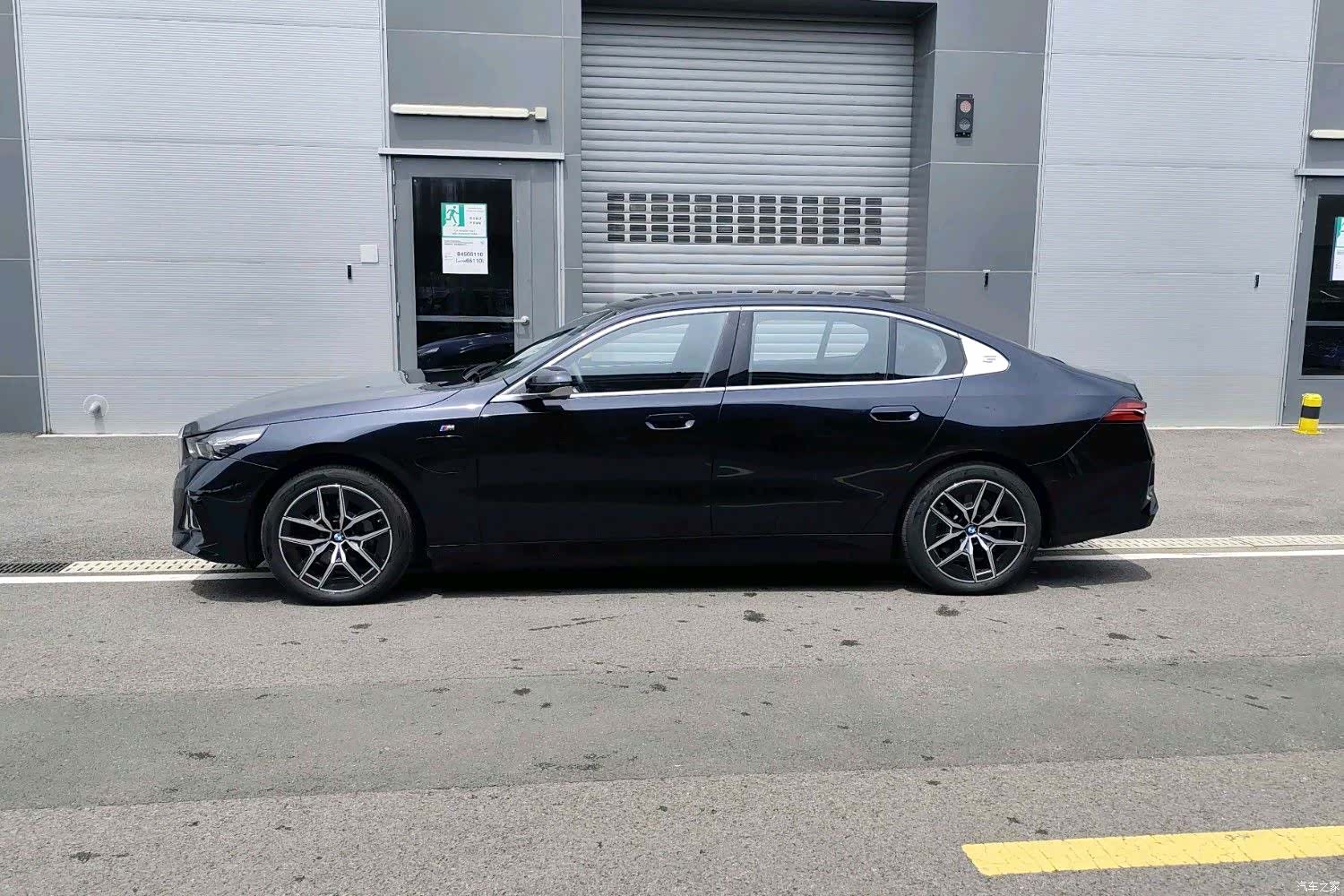 BMW i5, 2025 все фото