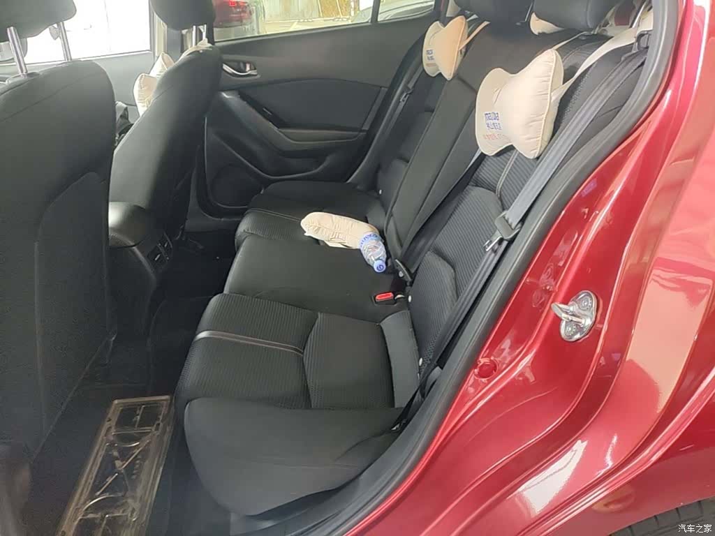 Mazda Mazda3, 2018 10