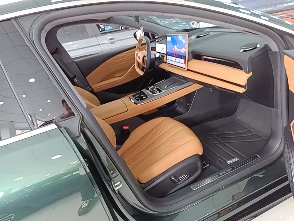 Geely 8, 2025 25