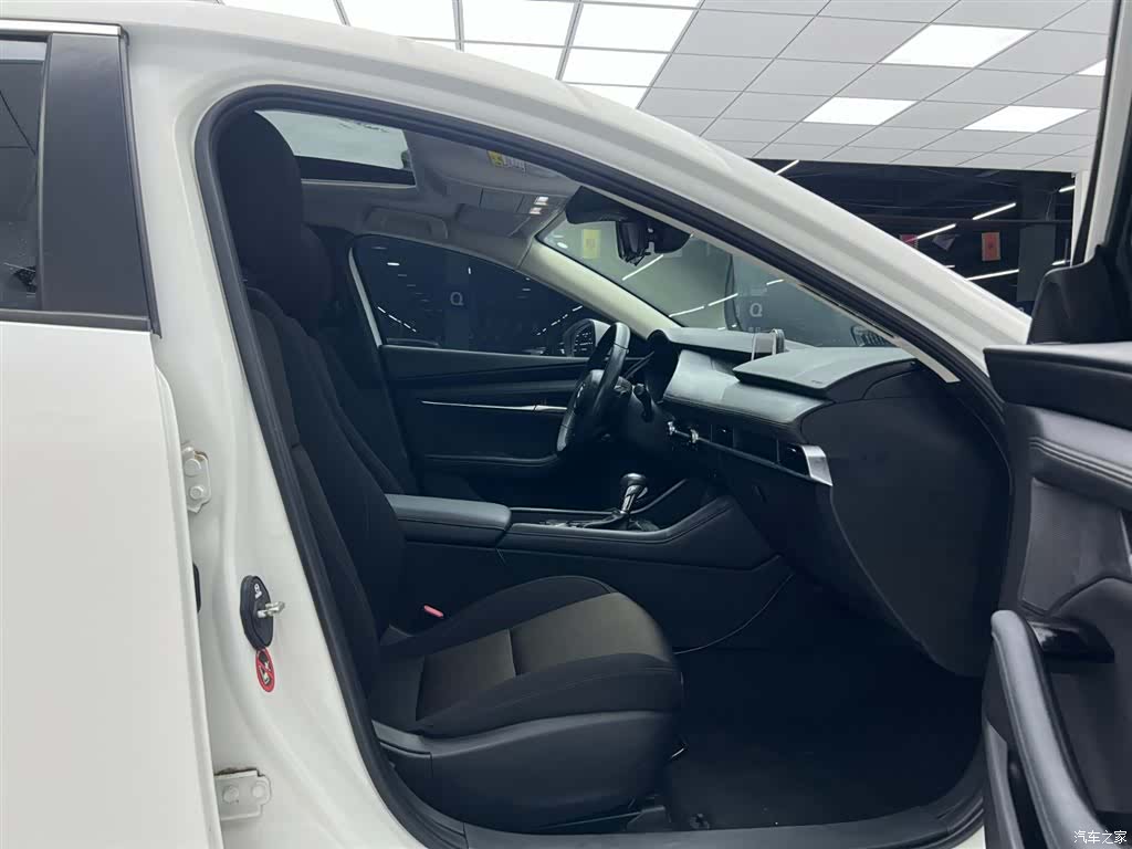 Mazda Mazda3, 2021 8