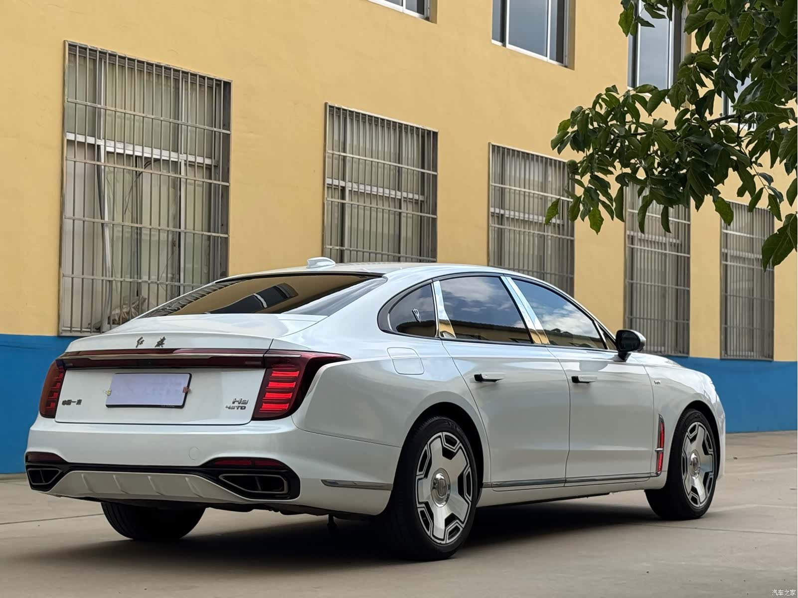 Hongqi H9, 2025 7