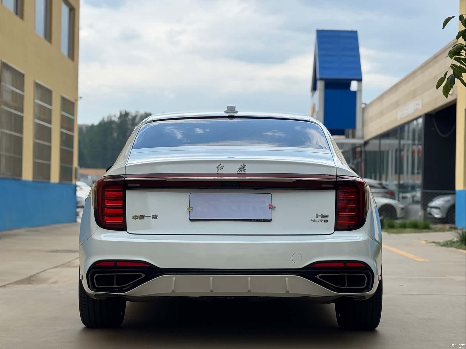 Hongqi H9, 2025 8