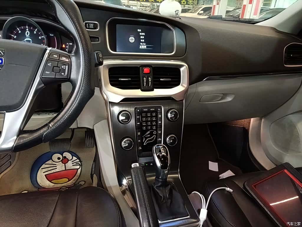 Volvo V40, 2016 все фото