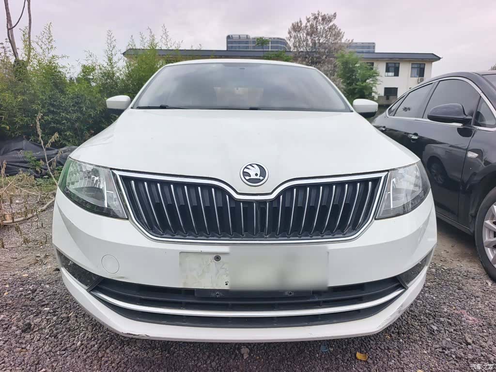 Skoda Rapid, 2018 3