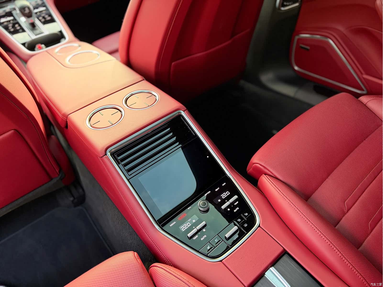 Porsche Panamera, 2023 18