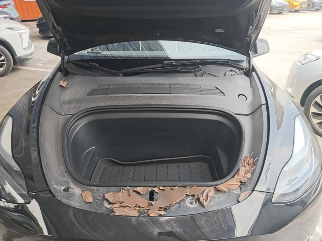 Tesla Model Y, 2022 20
