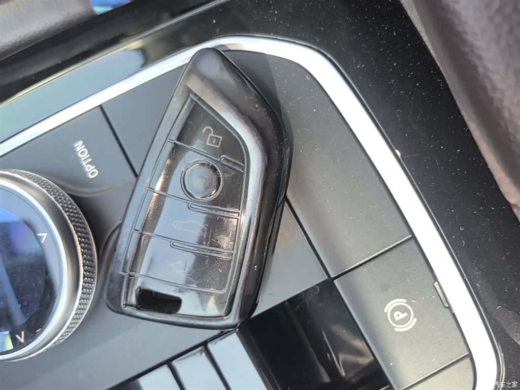 BMW iX3, 2024 9