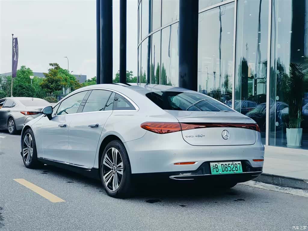 Mercedes-Benz EQS, 2025 4