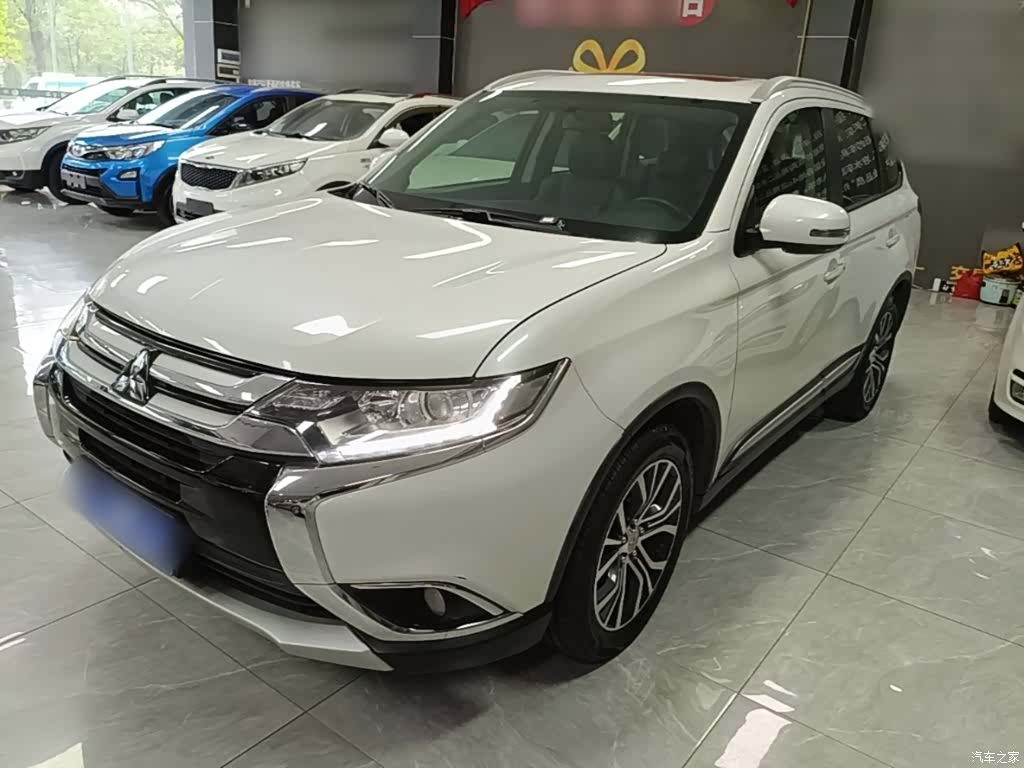 Mitsubishi Outlander, 2017 1