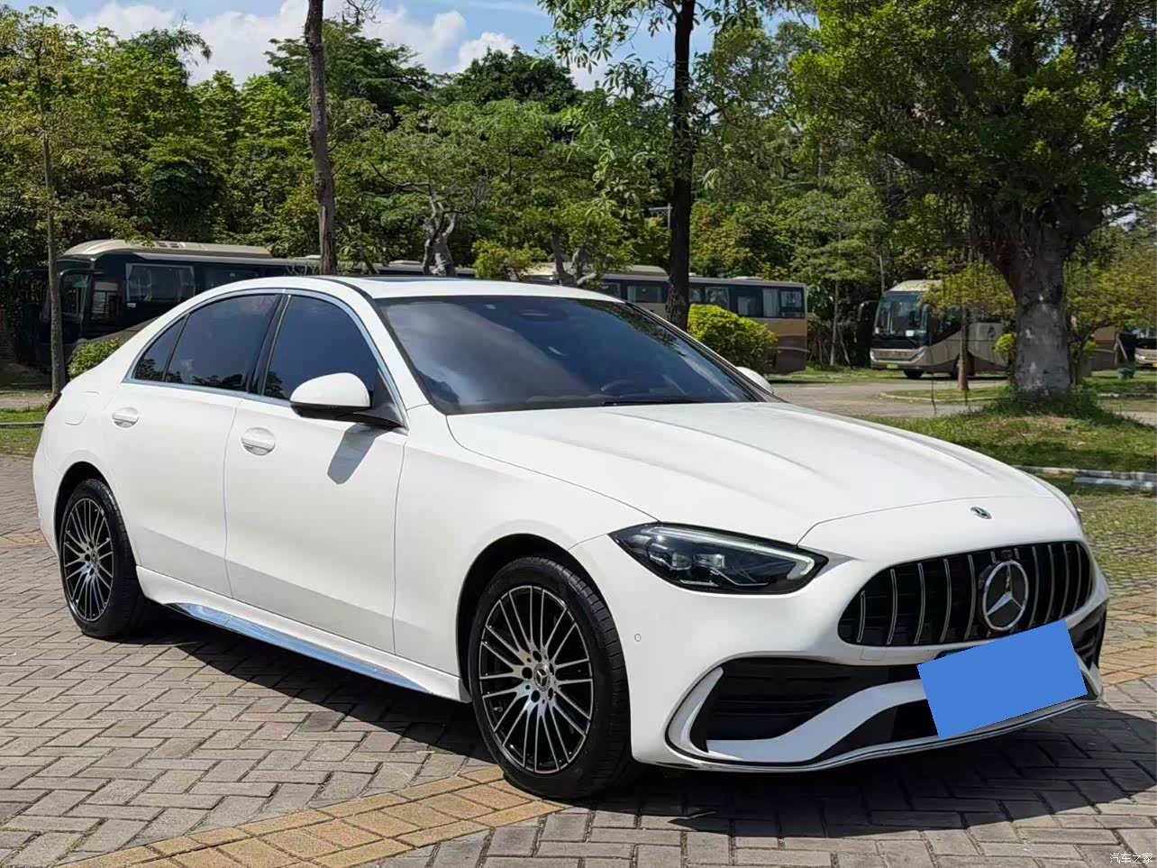 Mercedes-Benz C-Class, 2024 3