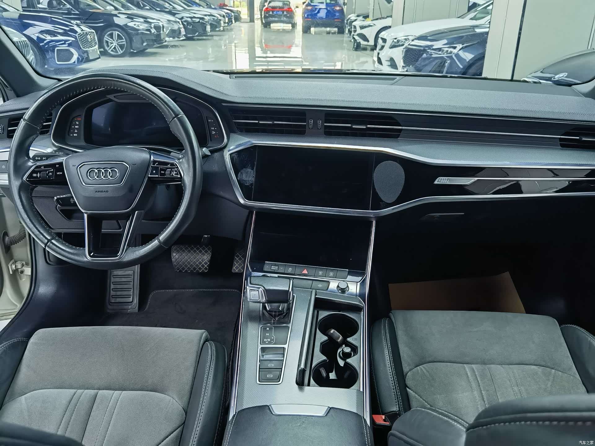 Audi A6L, 2021 все фото