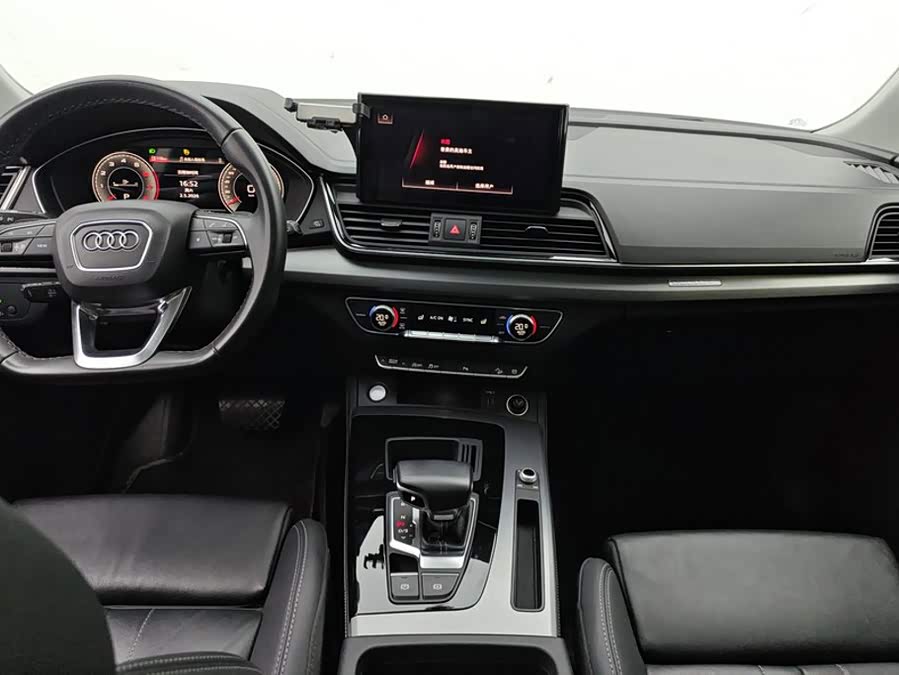 Audi Q5L 2021, фото 12