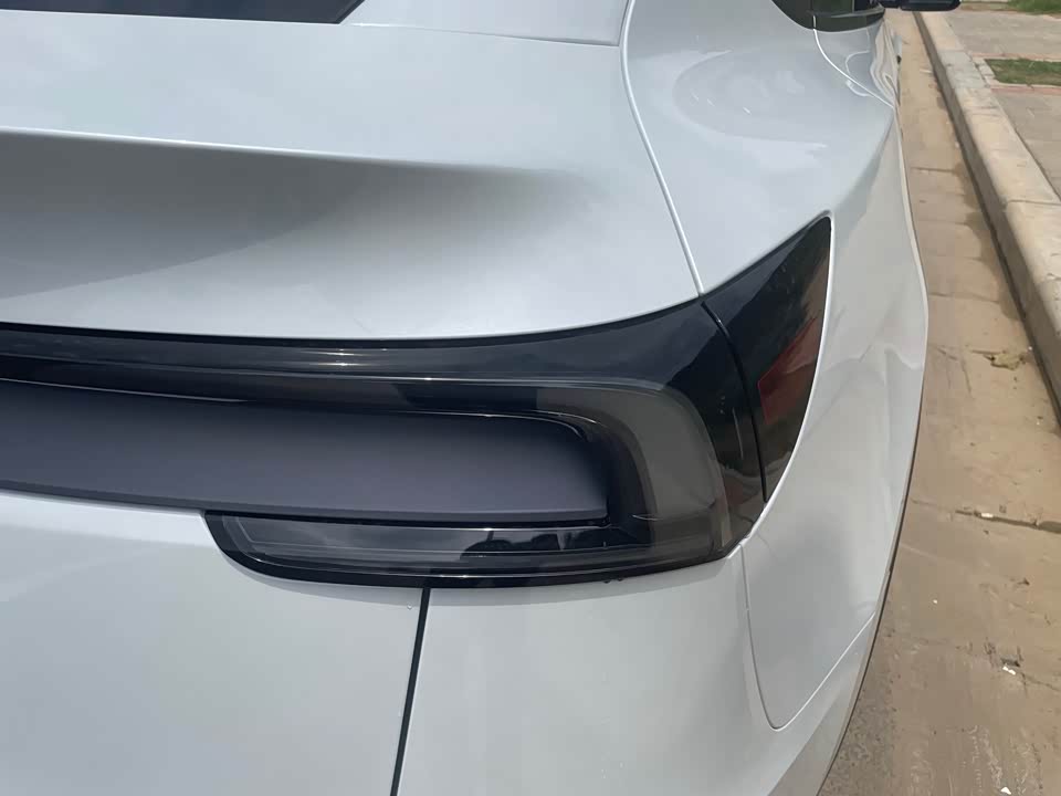 Tesla Model Y Tesla Model Y