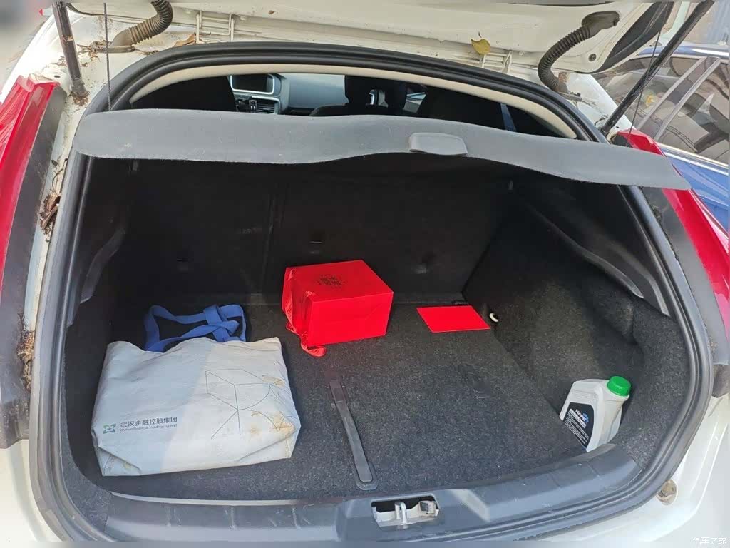 Volvo V40, 2018 16