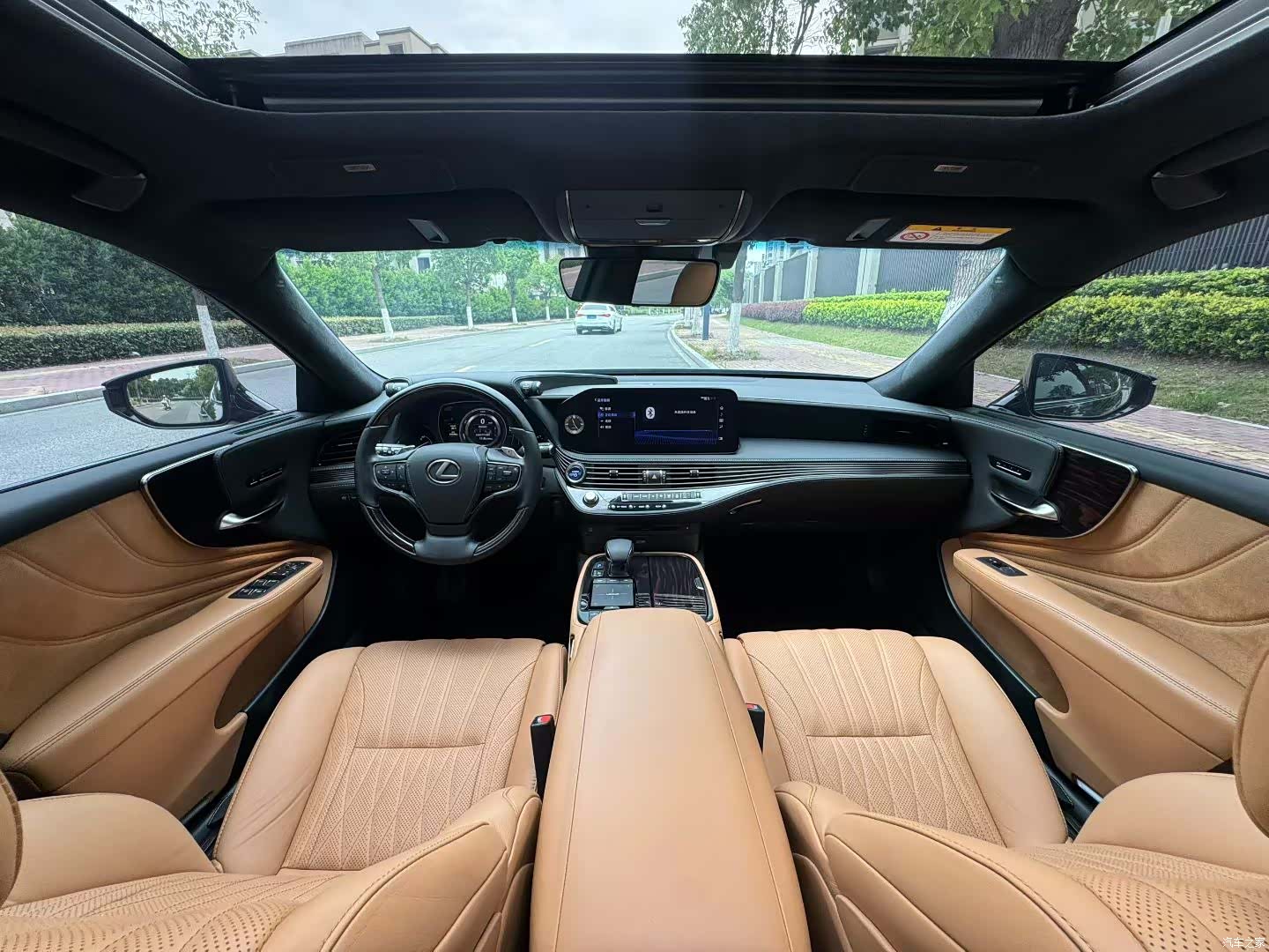 Lexus LS, 2021 11