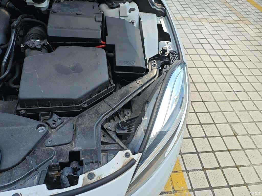 Volvo V40, 2018 24