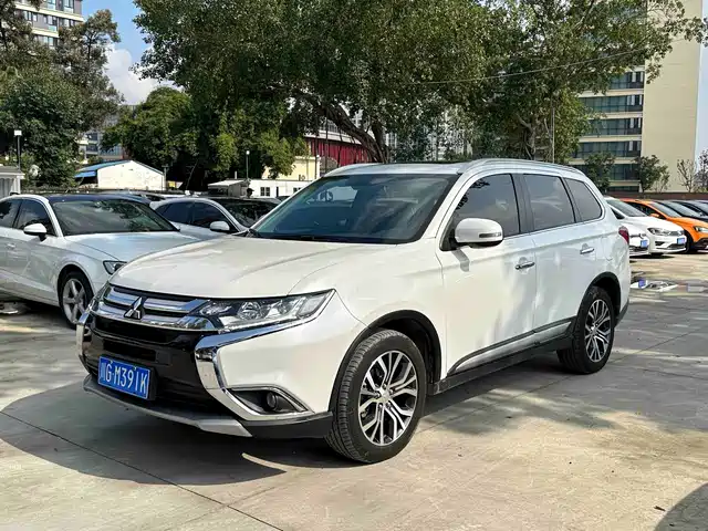 Mitsubishi Outlander 2018 — купить из Китая под заказ