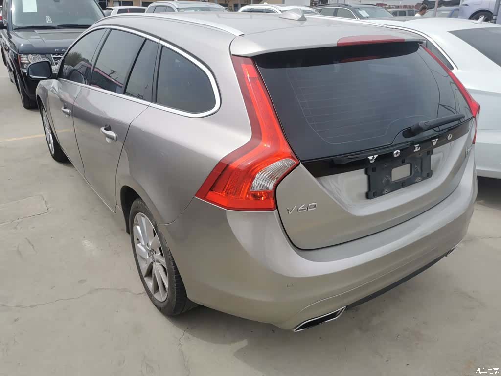 Volvo V60, 2015 все фото