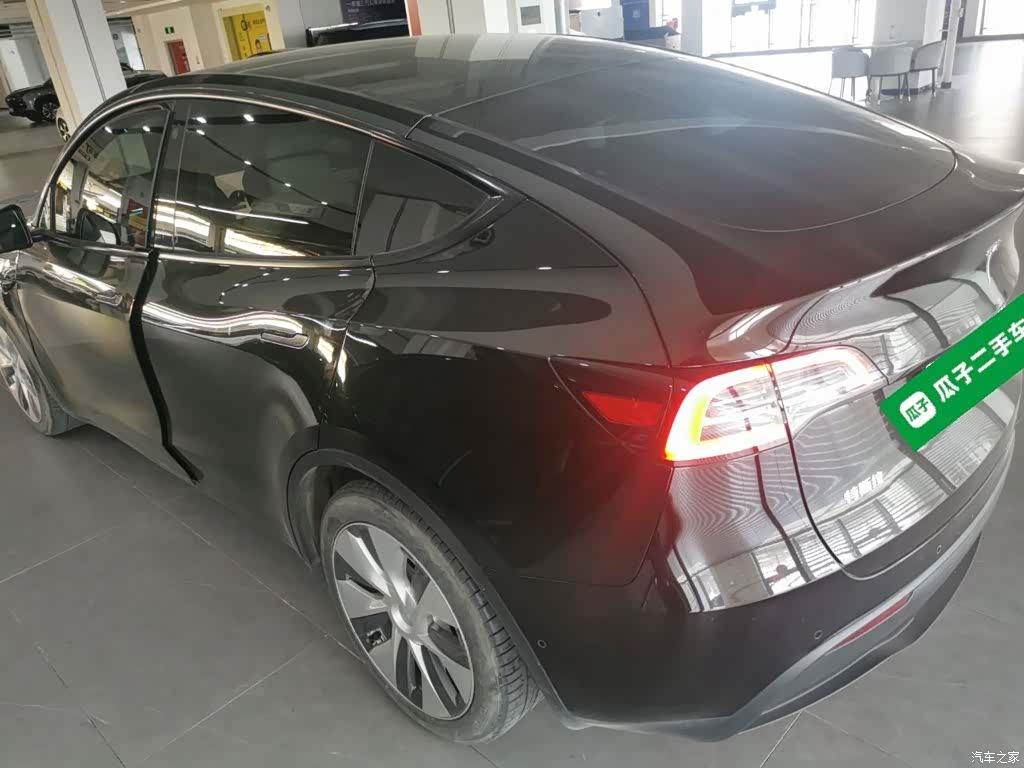 Tesla Model Y, 2023 23