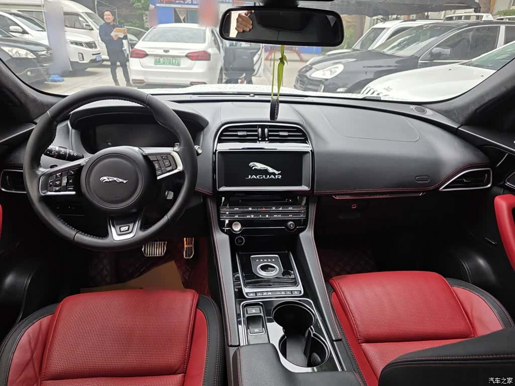 Jaguar F-PACE, 2016 9