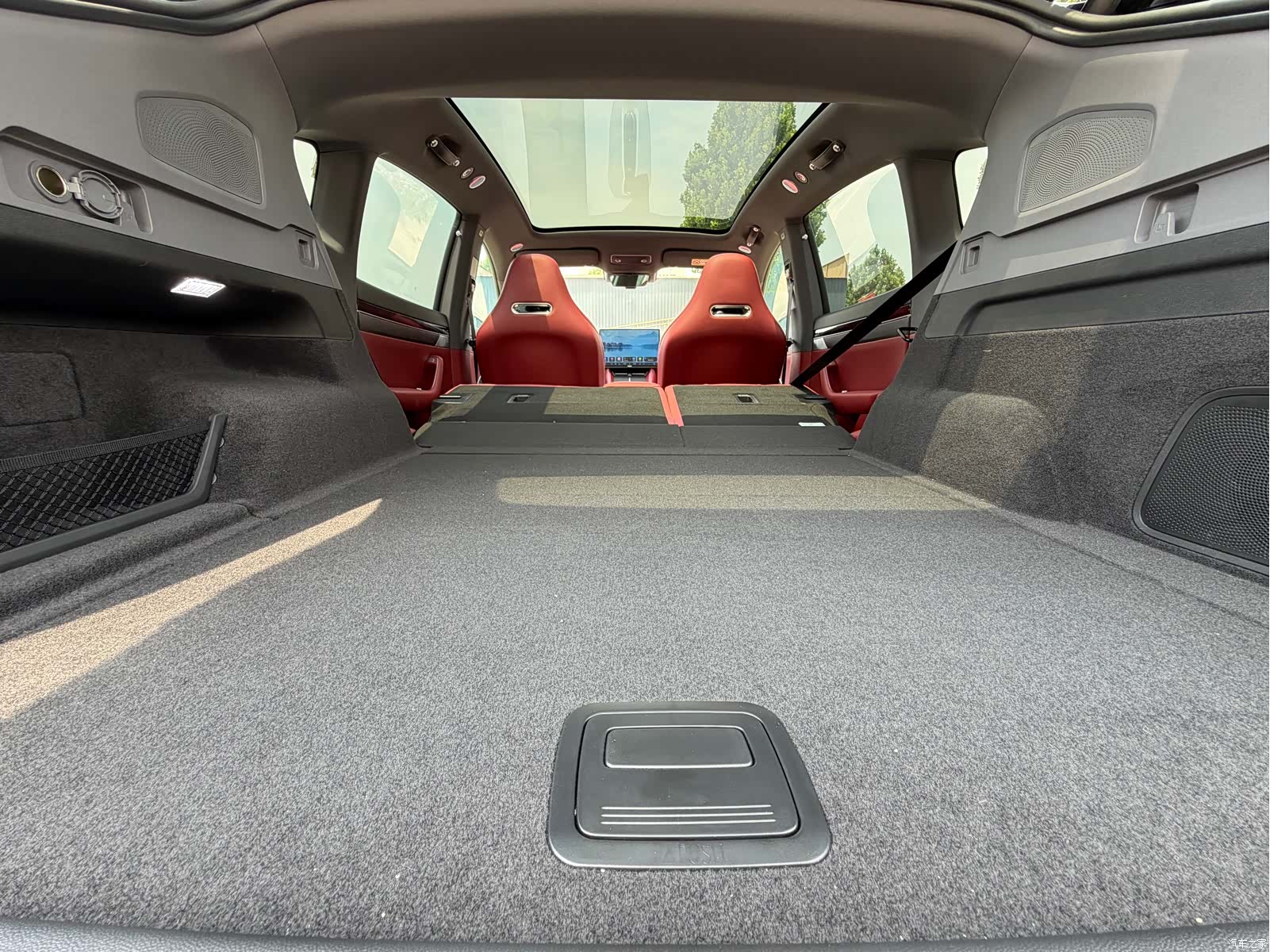 Luxeed R7, 2025 13