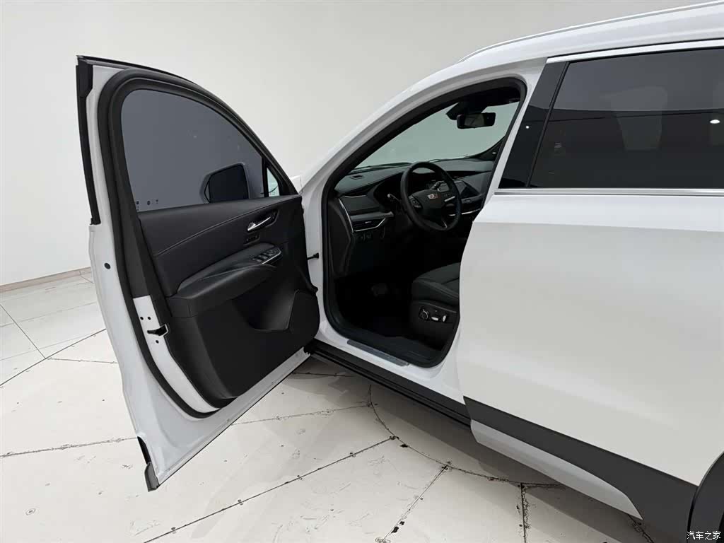 Cadillac XT4, 2023 13
