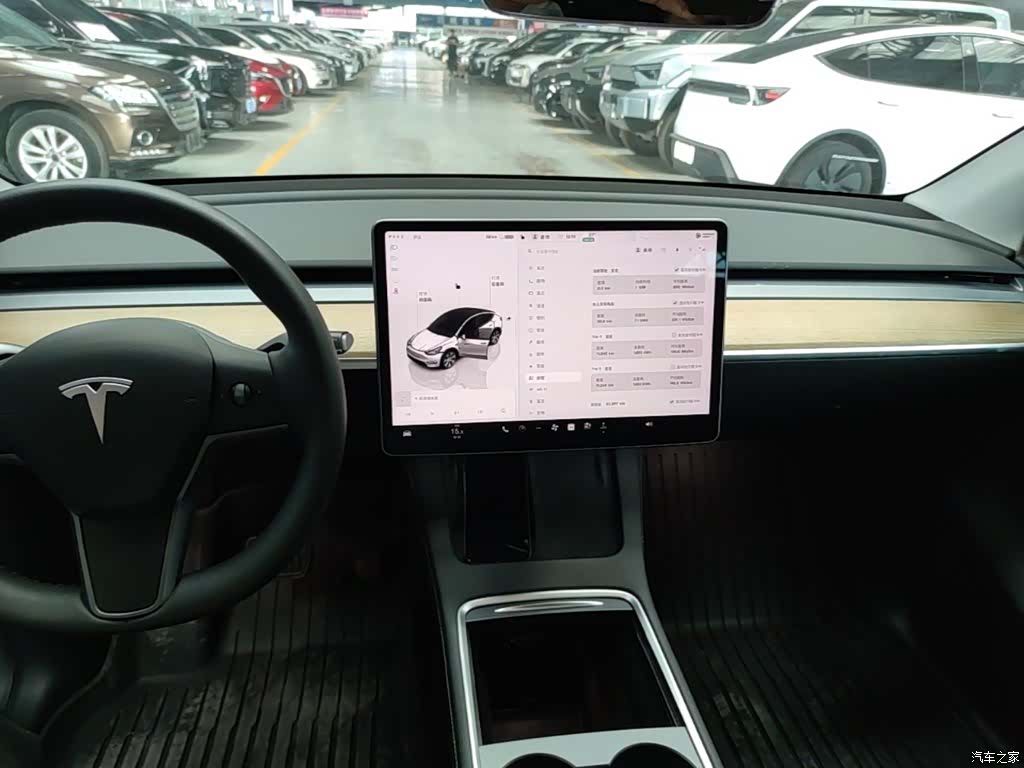 Tesla Model Y, 2023 13