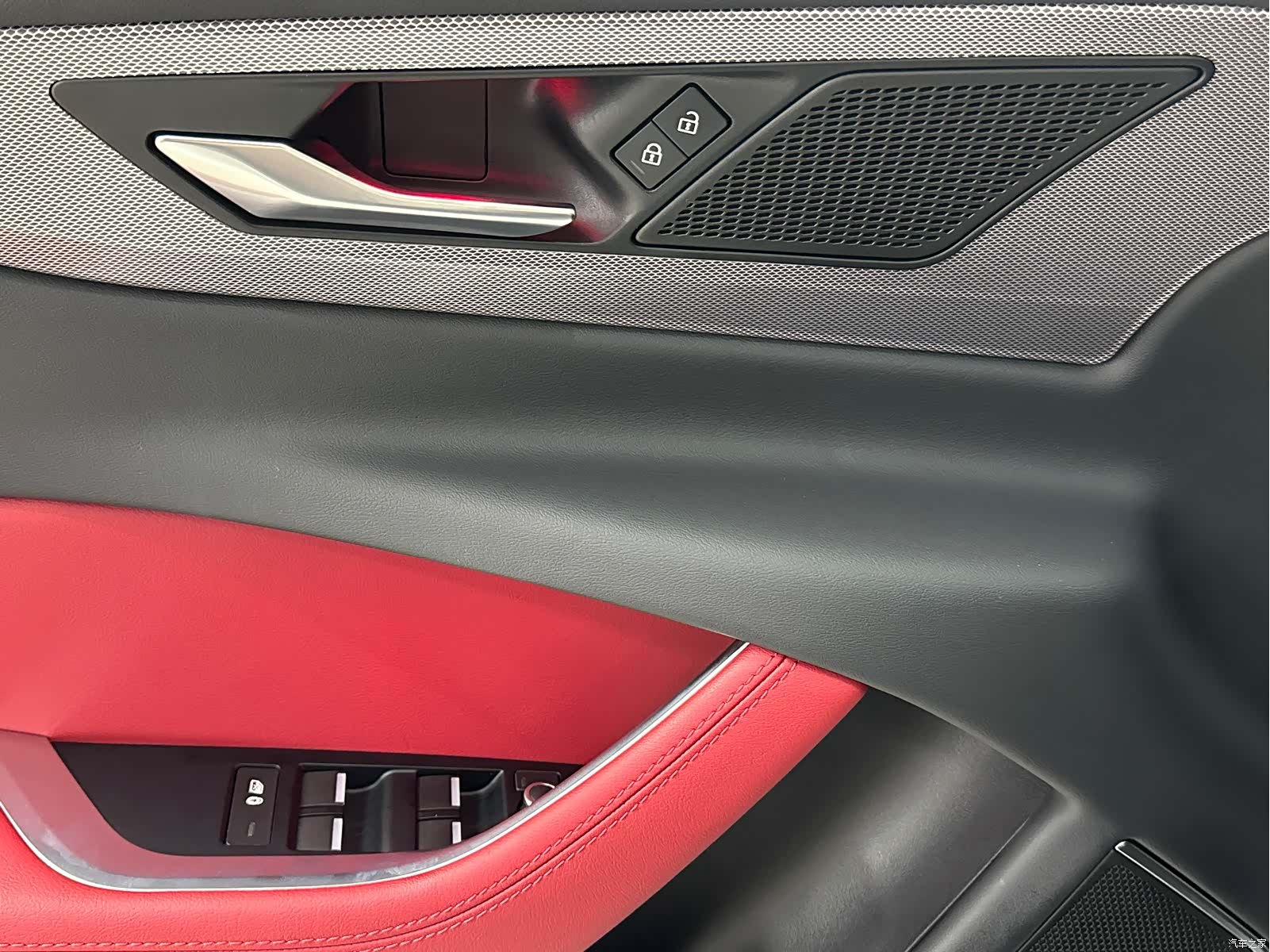 Land Rover XEL, 2022 20