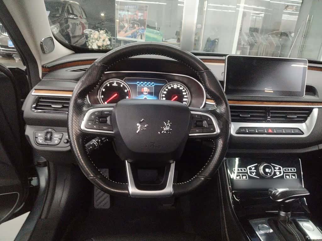 Hongqi H5, 2018 11