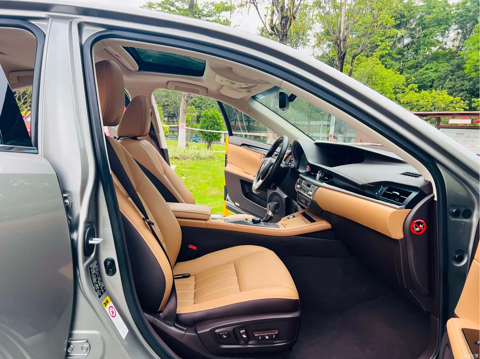 Lexus ES, 2016 14