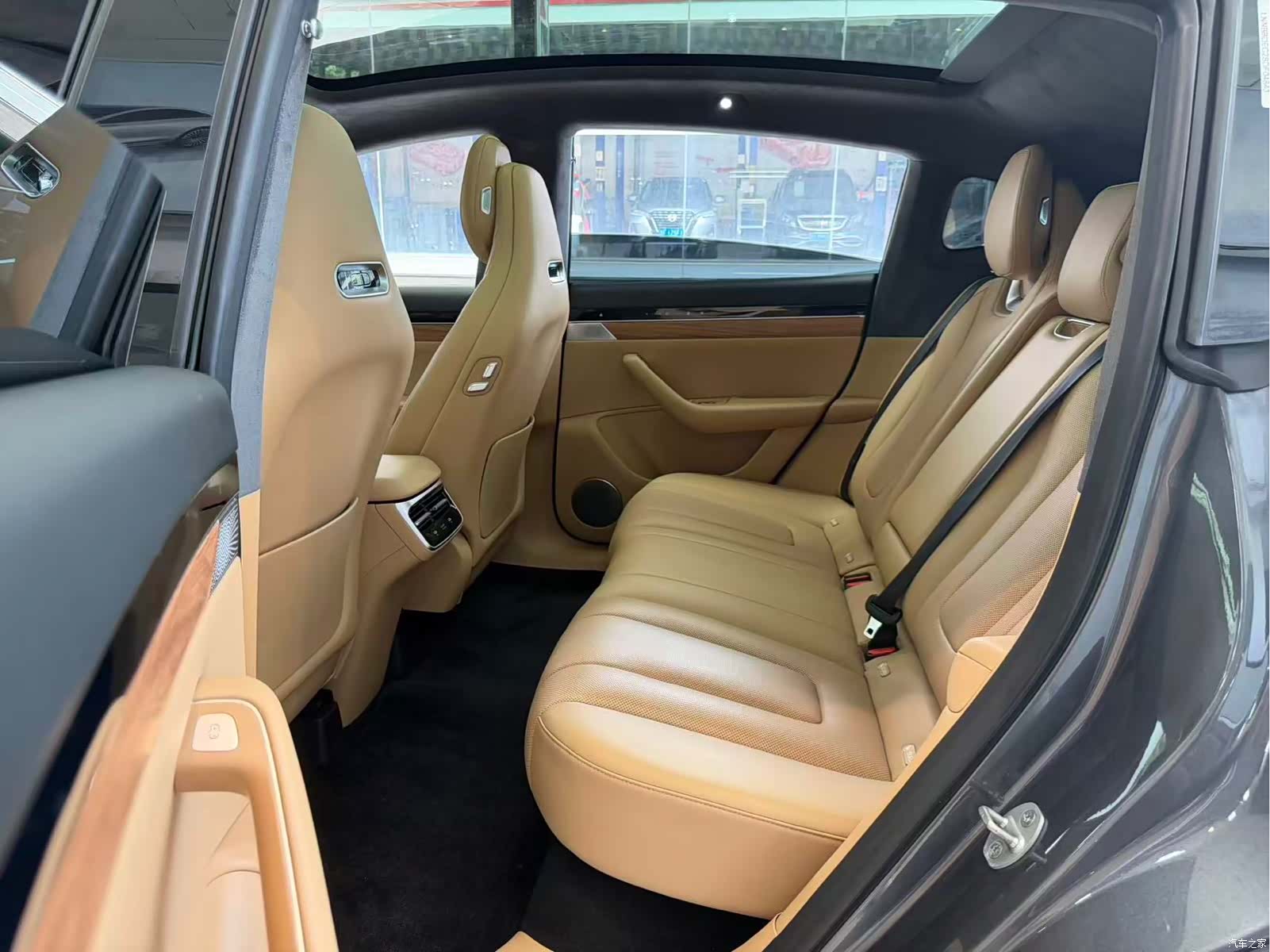 Luxeed R7, 2025 9