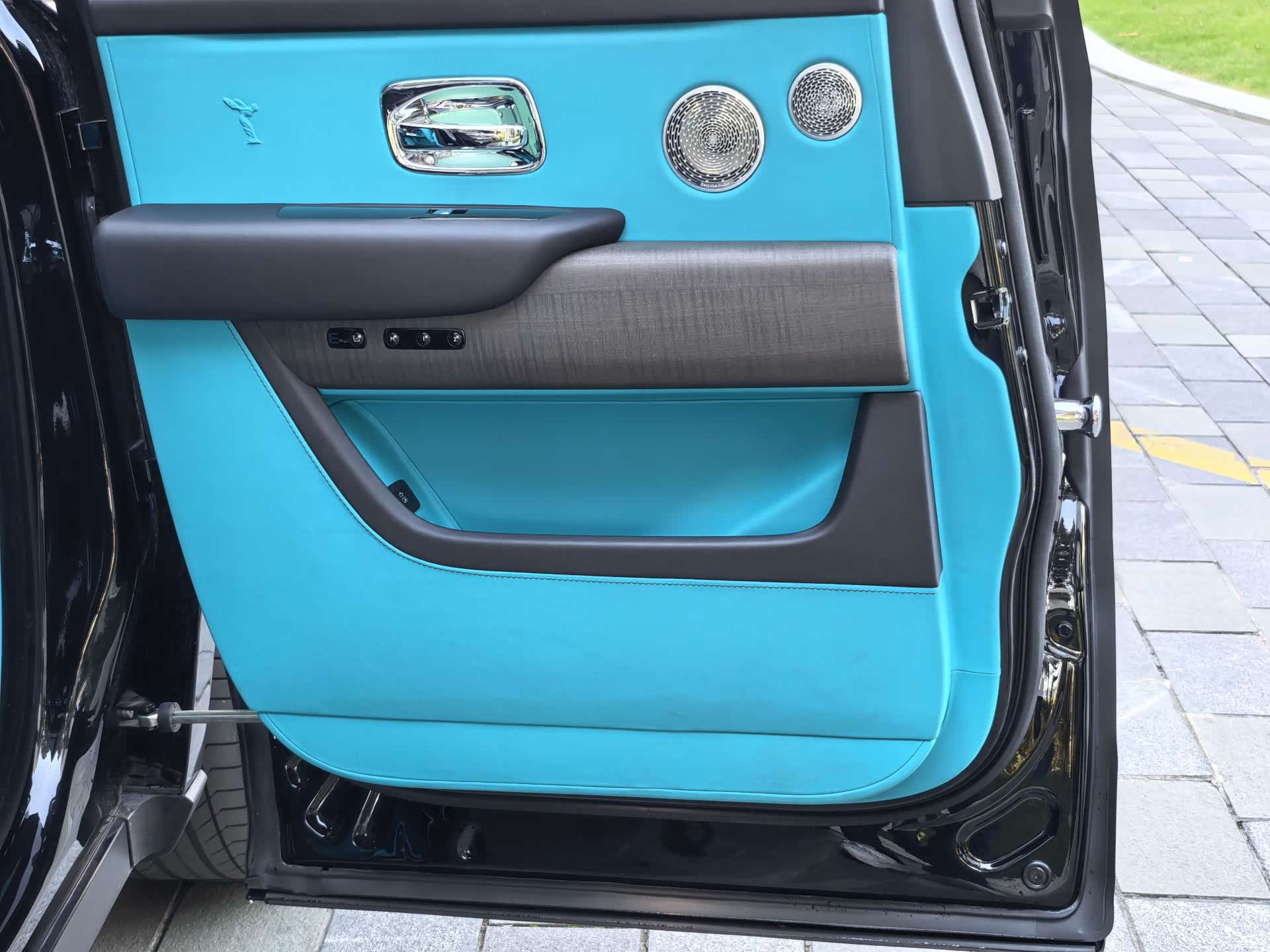 Rolls-Royce Cullinan, 2022 21