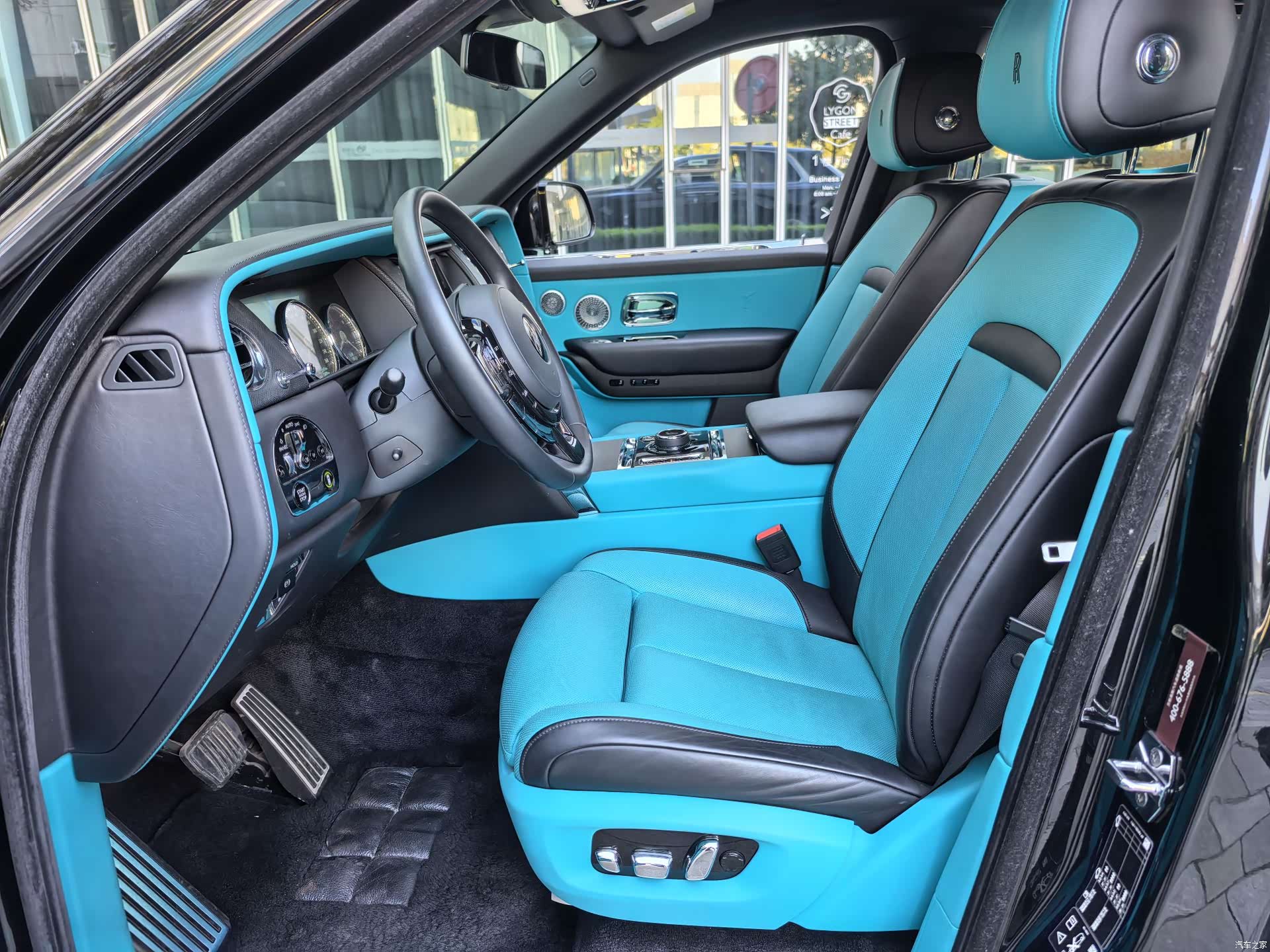Rolls-Royce Cullinan, 2022 9