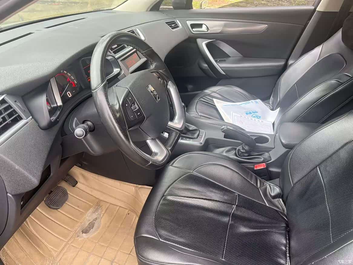 DS VTi140, 2015 6