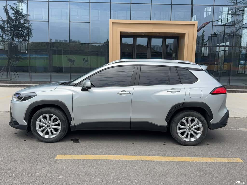 Toyota Frontlander, 2023 14