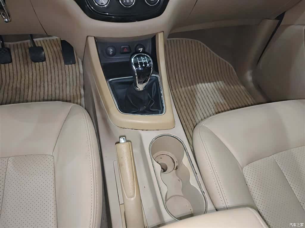 Wuling 730, 2014 14