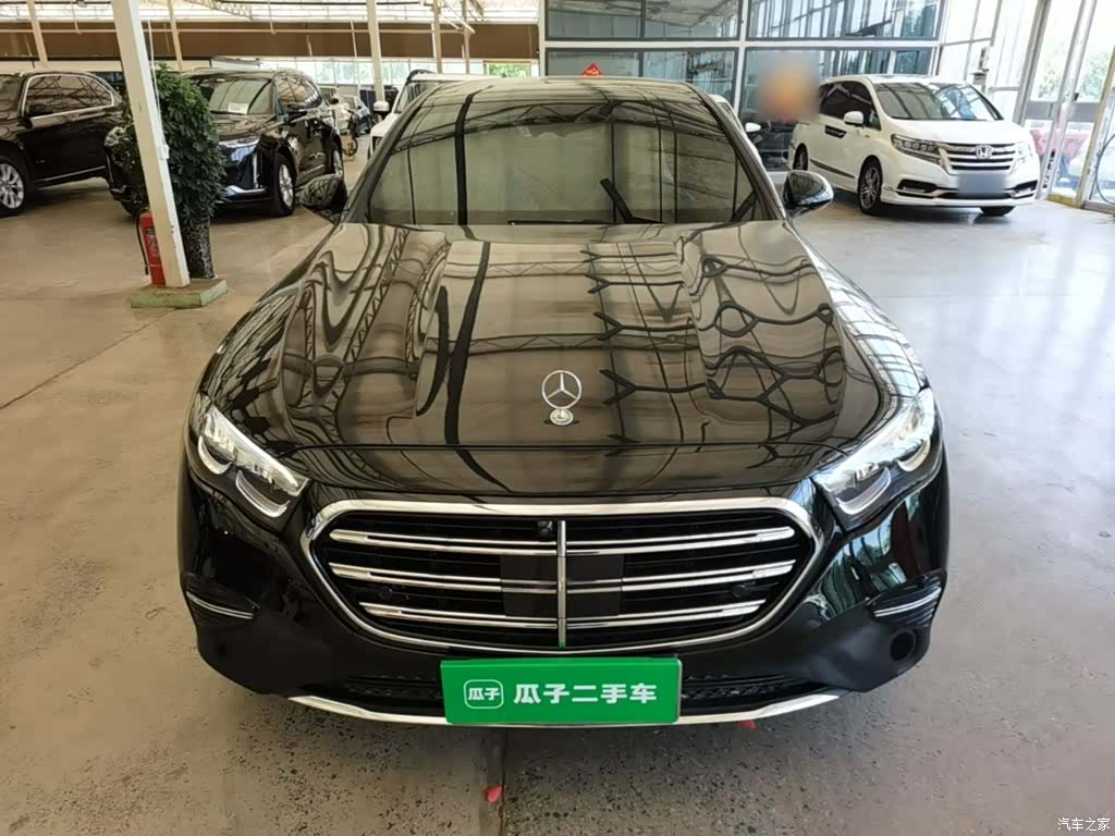 Mercedes-Benz E-Class, 2024 3