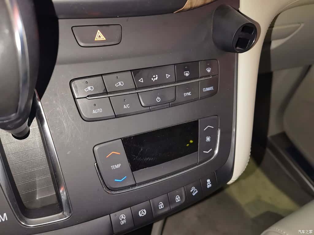 Buick GL8, 2019 13