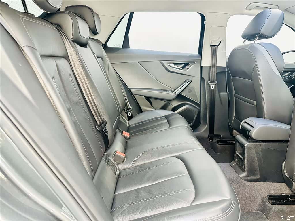 Audi Q2L, 2022 7
