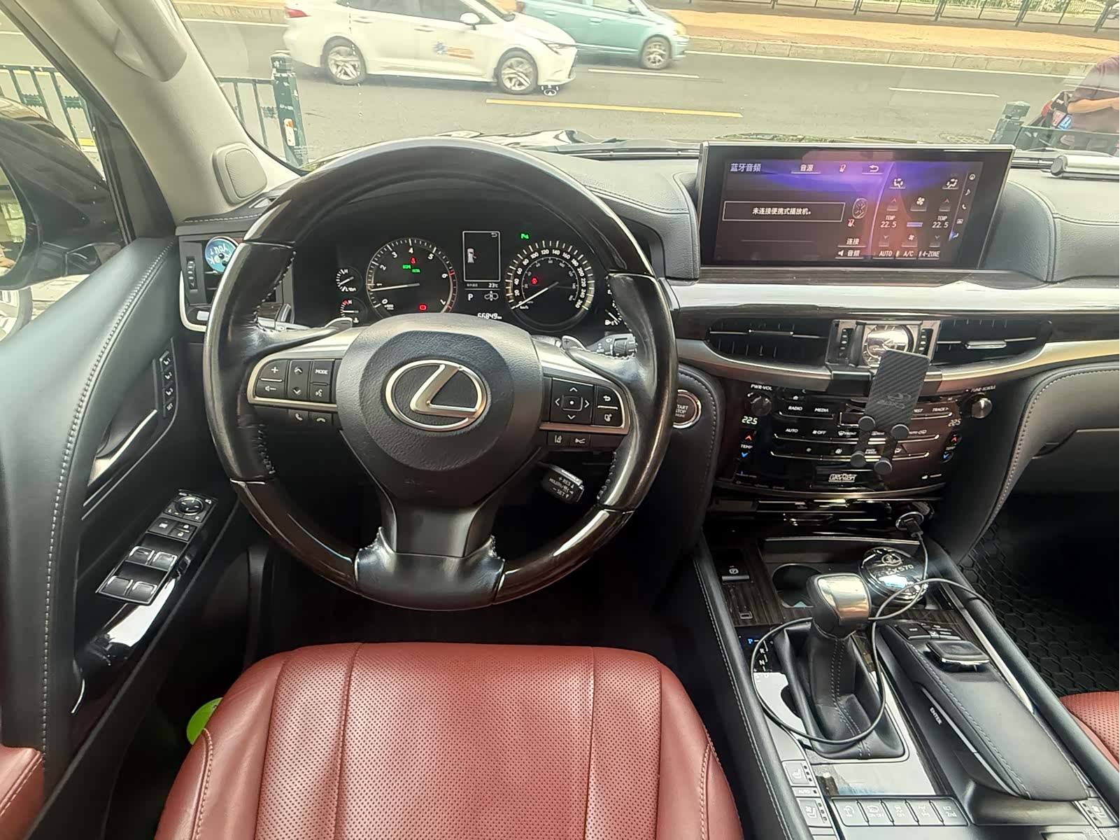 Lexus LX, 2019 15