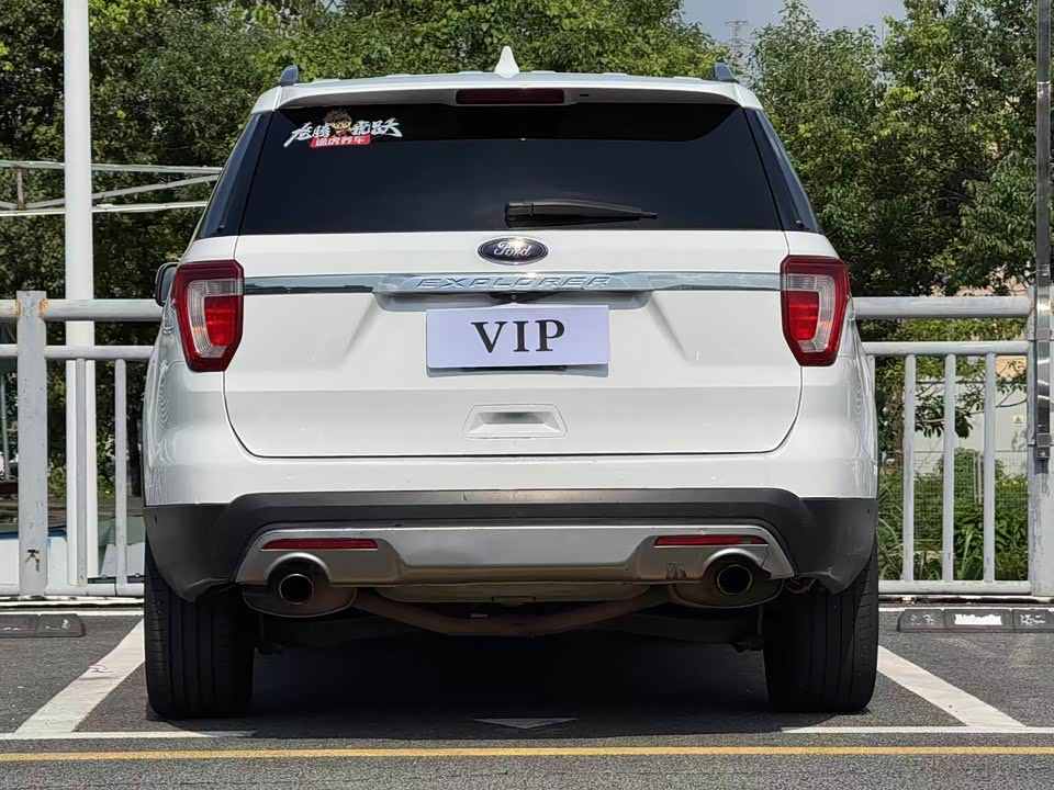 Ford Explorer Ford Explorer