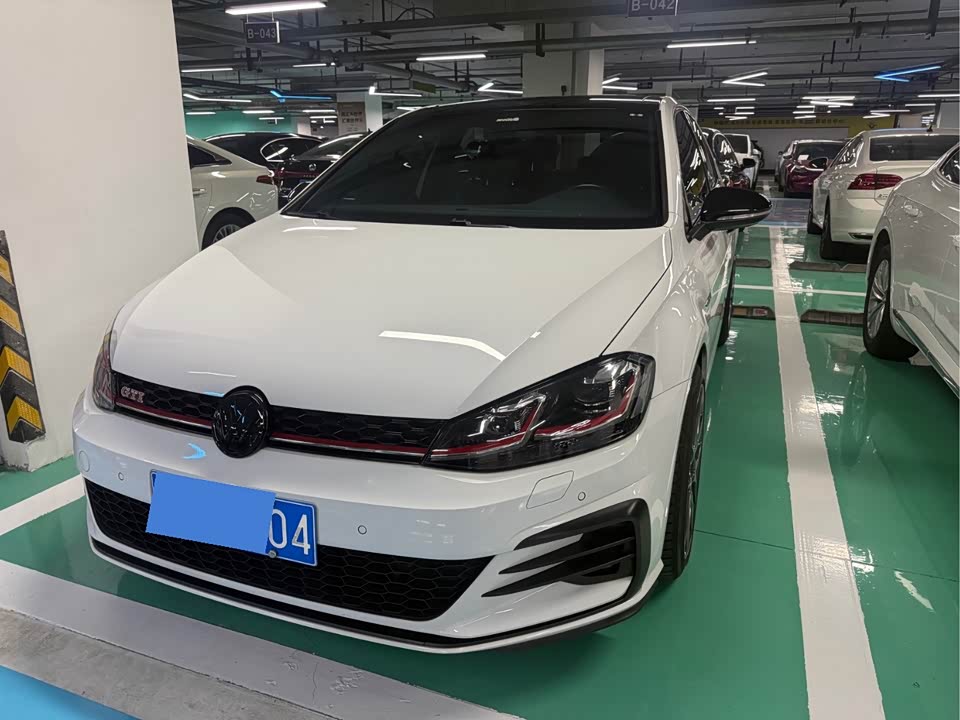 Volkswagen Golf GTI