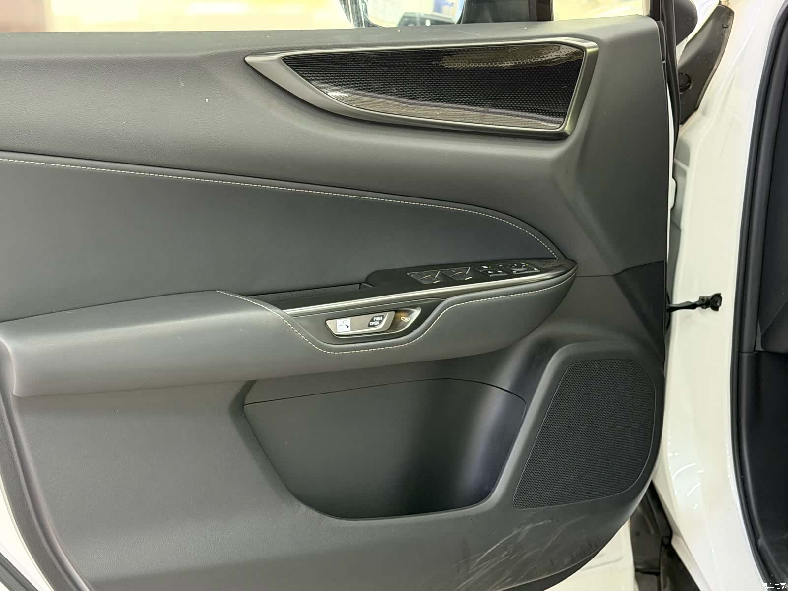 Lexus NX, 2022 10